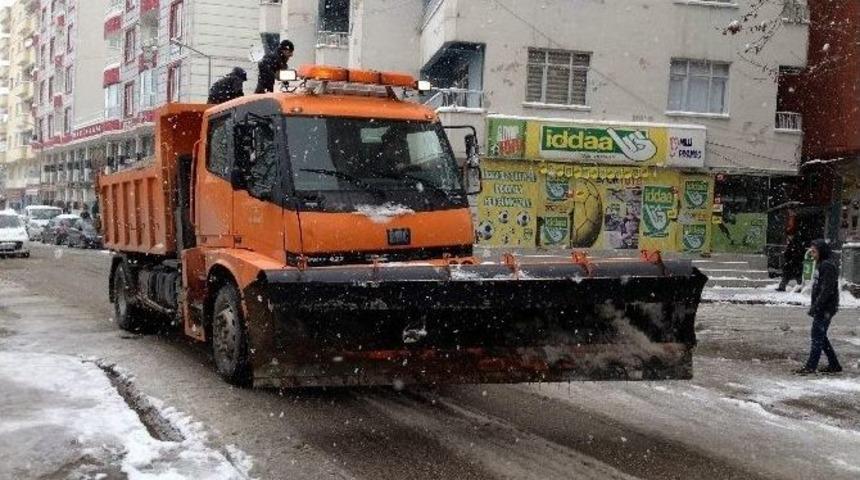 Siirt&rsquo;te Karla M&uuml;cadele &Ccedil;alışmaları