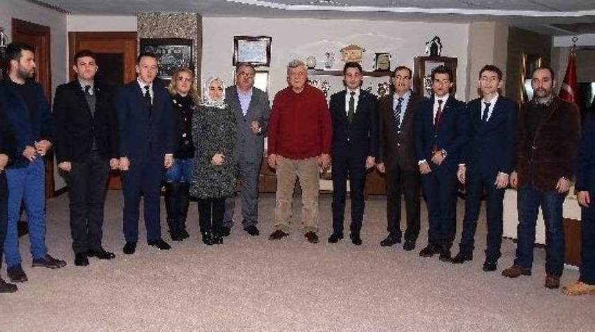 Başkan Karaosmanoğlu, Kent Konseyi Gen&ccedil;leriyle Bir Araya Geldi