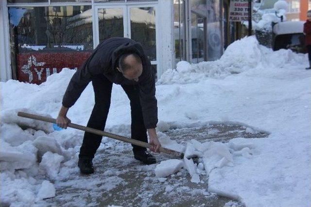 Kar Yağışı Bitti Geriye Temizliği Kaldı