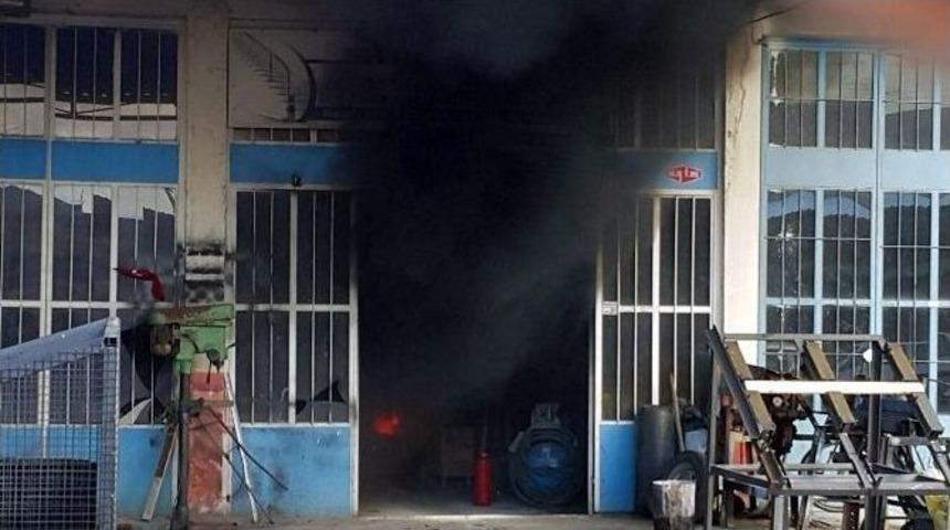 At&ouml;lyede Sobadan Yangın &Ccedil;ıktı: 1 Yaralı