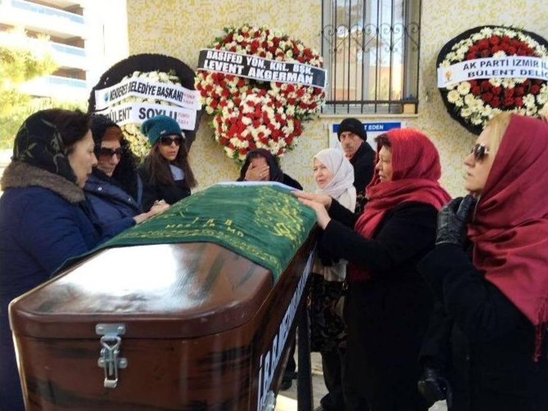 Ekrem Pakdemirli&rsquo;nin Kızına G&ouml;zyaşlarıyla Veda