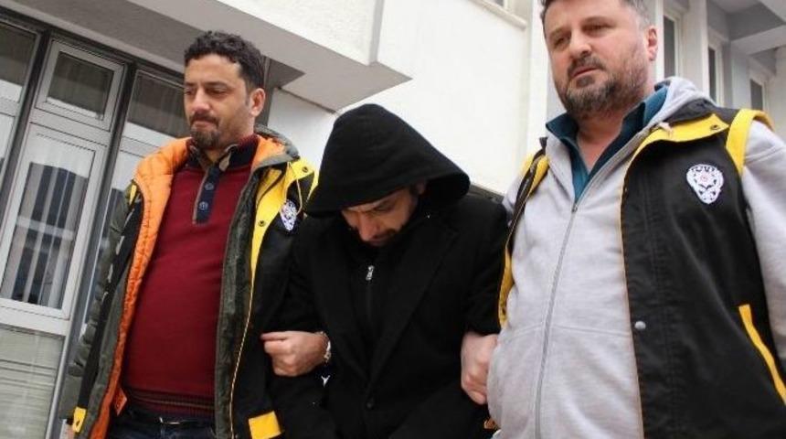 &Ouml;ld&uuml;rd&uuml;ğ&uuml; Arkadaşının Kardeşiyle Evlendi, Vicdan Azabına Dayanamayıp 10 Yıl Sonra Teslim Oldu