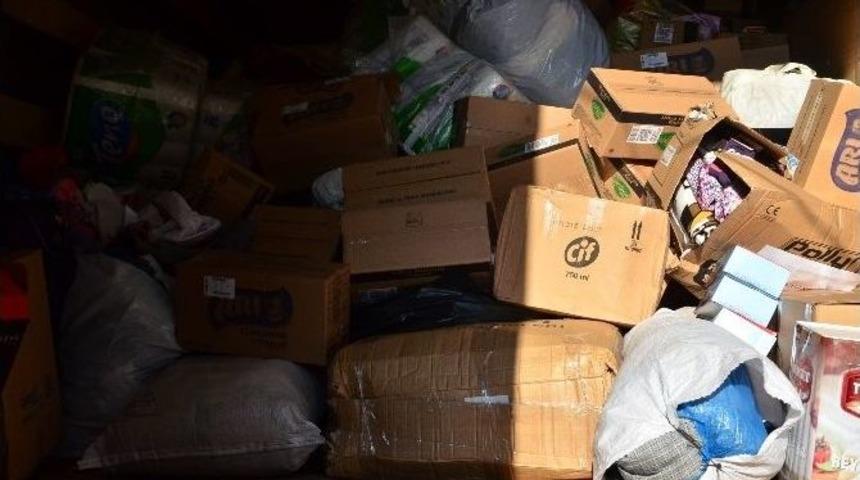 Ak Parti İl Başkanlığı Tarafından Bayır-bucak T&uuml;rkmenlerine Yardım Tır&rsquo;ı G&ouml;nderildi