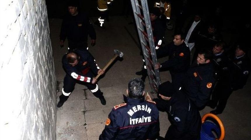 Kuleden Düşen Genç İtfaiye Ekiplerince Kurtarıldı