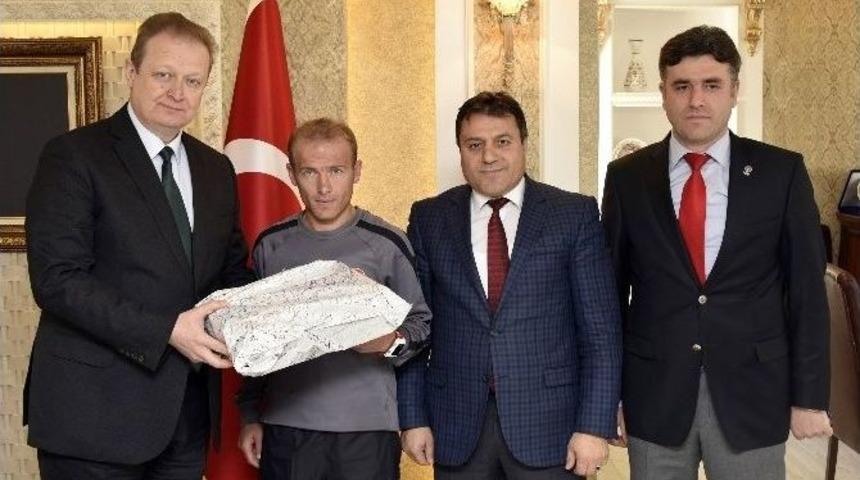 G&uuml;m&uuml;şhane&rsquo;de Olimpiyat Sevinci