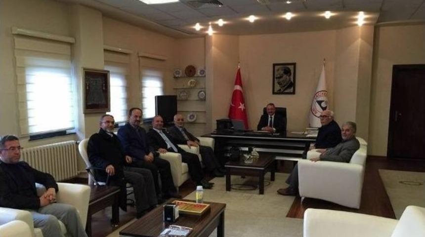 G&ouml;n&uuml;ll&uuml; K&uuml;lt&uuml;r Kuruluşları Heyetinden Er&uuml; Rekt&ouml;r&uuml; G&uuml;ven İle Talas M&uuml;ft&uuml;s&uuml; Yapıcı&rsquo;ya Ziyaret