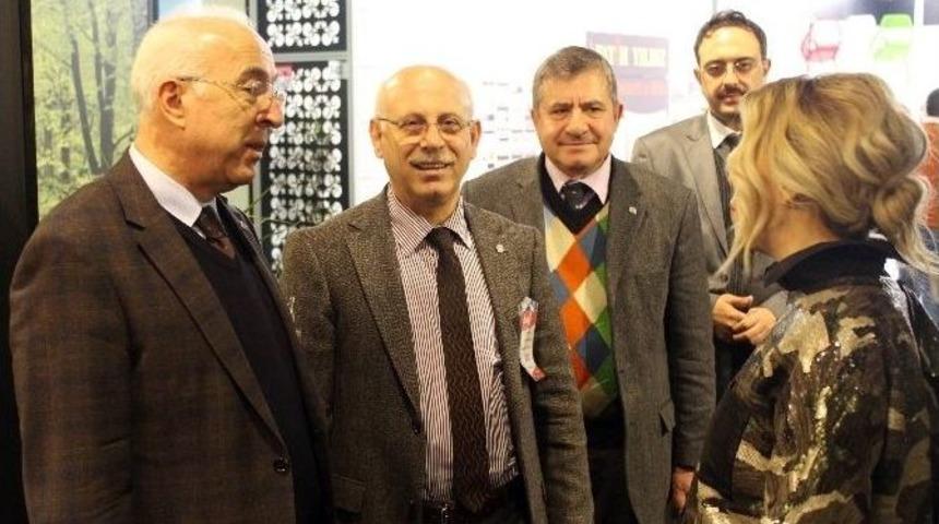 Kto Başkanı Hi&ccedil;yılmaz,&nbsp; Kayserili Mobilyacıların Standını Gezdi