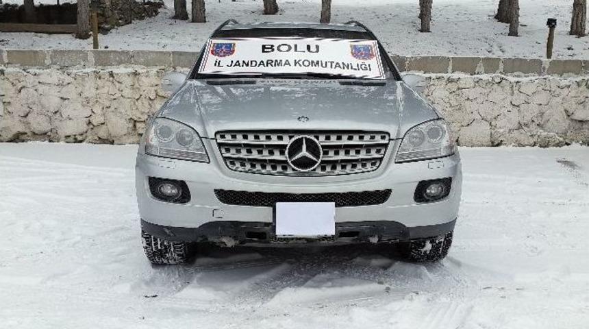 Jandarma Yol Kontrol&uuml;nde Ka&ccedil;ak&ccedil;ılara Ge&ccedil;it Vermedi