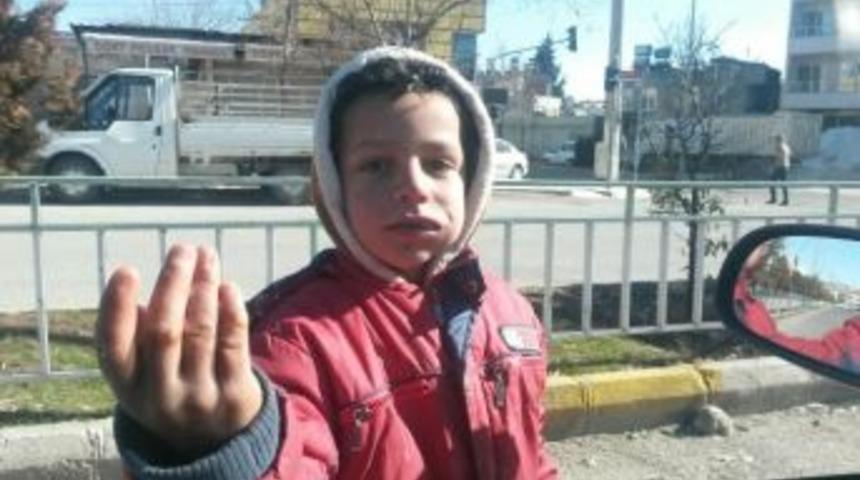 Dilenen &Ccedil;ocuklar Soğuk Dinlemiyor