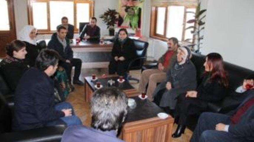 Eş Başkanlardan Dbp&rsquo;ye Ziyaret