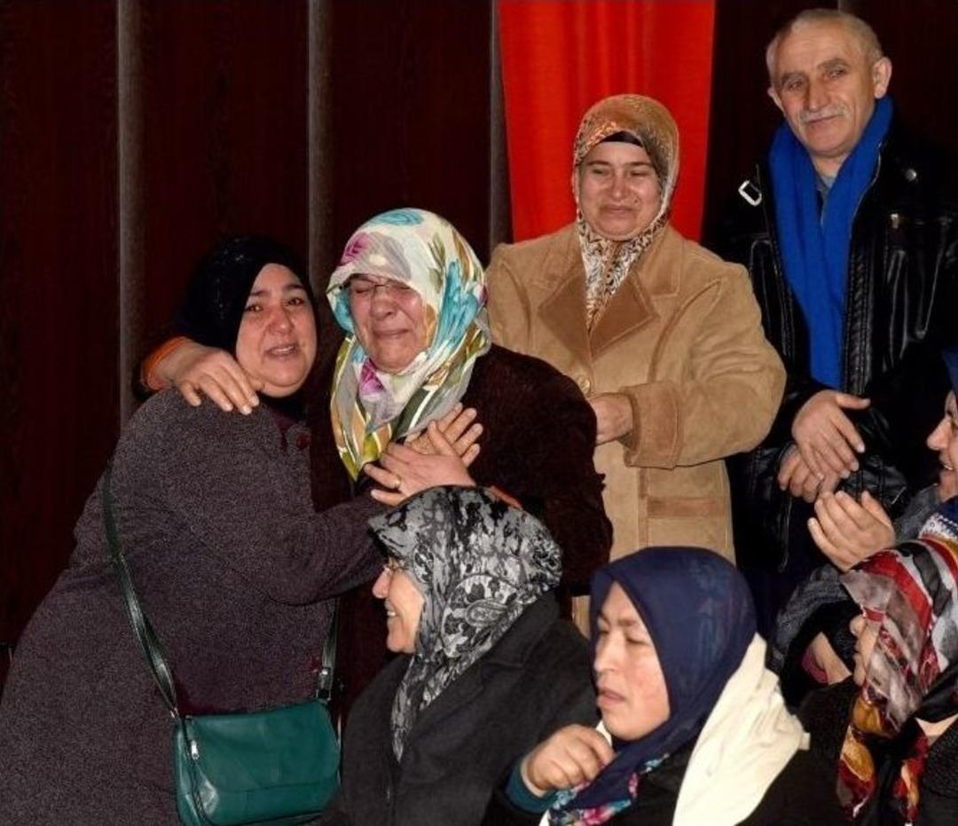 Ev Sahibi Olanlar Sevin&ccedil;ten, Olmayanlar &Uuml;z&uuml;nt&uuml;den G&ouml;zyaşları D&ouml;kt&uuml;