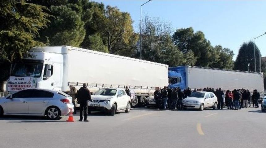 Ak Parti&rsquo;nin T&uuml;rkmenlere Yardım Tır&rsquo;ı Ylola &Ccedil;ıktı