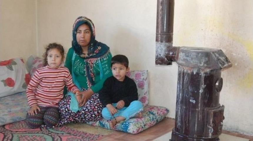 3 &Ccedil;ocuklu Anne Yardım Bekliyor