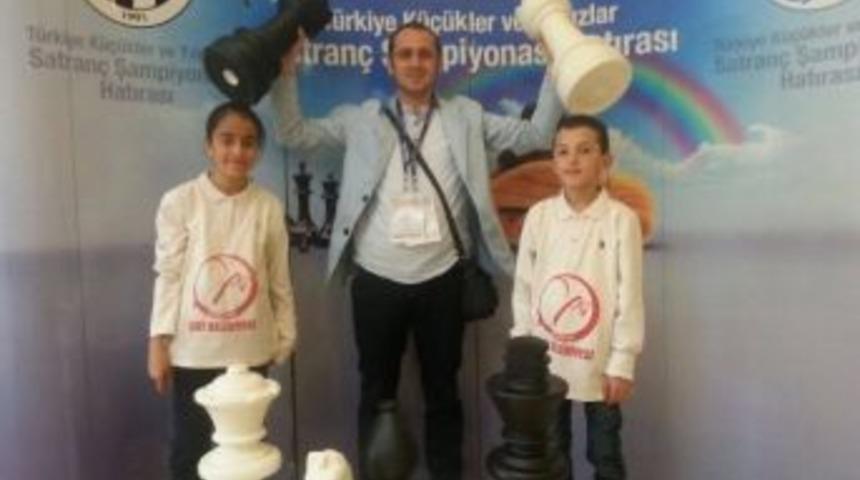 T&uuml;rkiye K&uuml;&ccedil;&uuml;kler Ve Yıldızlar Satran&ccedil; Şampiyonası&rsquo;nda &Ccedil;at R&uuml;zgarı Esti