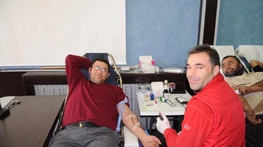 Yozgat Belediyesinden Kızılay&rsquo;a Kan Bağışı