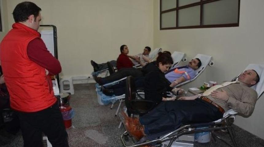 Afyonkarahisar Valiliği Personeli Kan Bağışında Bulundu