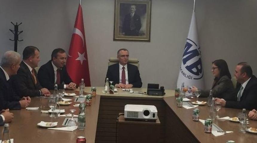 &Ccedil;orumlu İşadamlarından Bakan Ağbal Ve T&uuml;fenk&ccedil;i&rsquo;ye Ziyaret