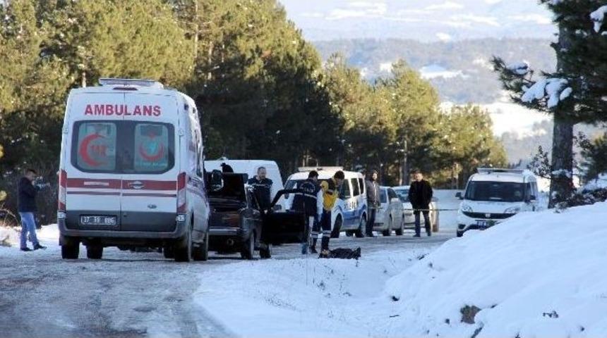 Eşine Ve Eşinin Sevgilisi Olduğu İddia Edilen Şahsa Kurşun Yağdırdı
