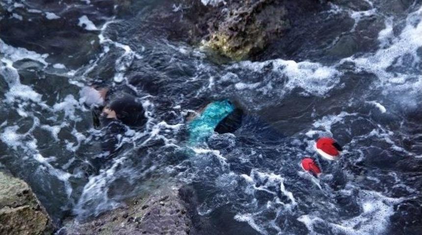 Didim&rsquo;de G&ouml;&ccedil;men Cesedi Kıyıya Vurdu