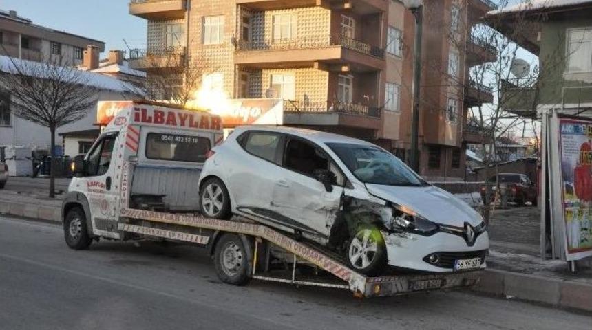 Sorgun&rsquo;da Trafik Kazası: 4 Yaralı