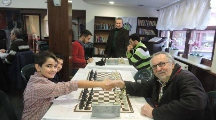 2016 Bakırk&ouml;y İl&ccedil;e Satran&ccedil; Birincisi Cihan Z&uuml;mr&uuml;t&nbsp;oldu