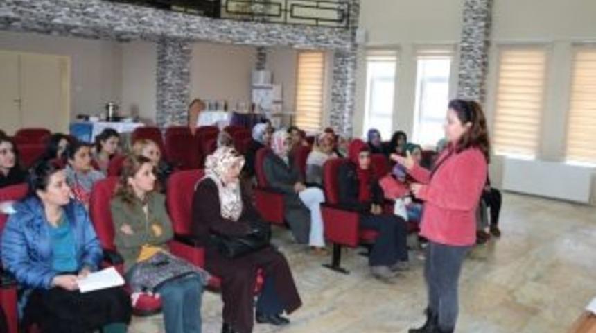 Edremit Belediyesi&rsquo;nden Kadınlara Seminer