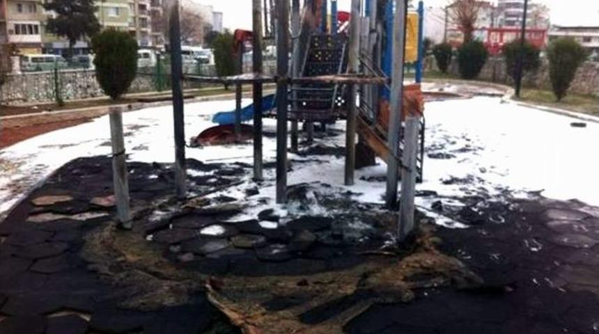 Oyun Parkını Yakan 3 &Ccedil;ocuk Yakalandı
