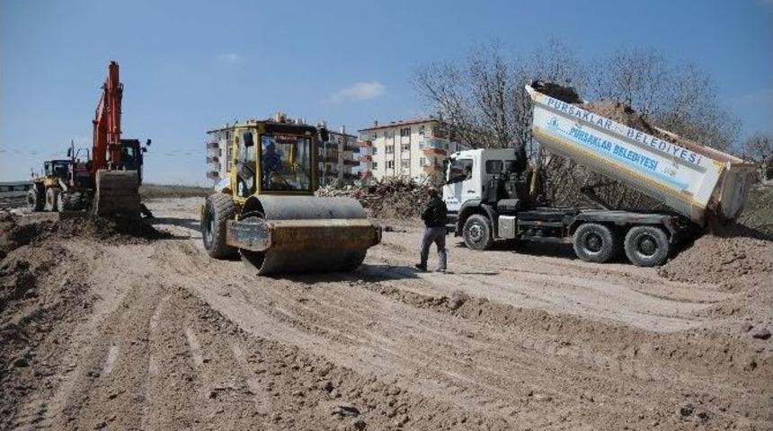 Pursaklar&rsquo;da Bir Yılda 15 Bin Metre Yeni Yol Yapıldı