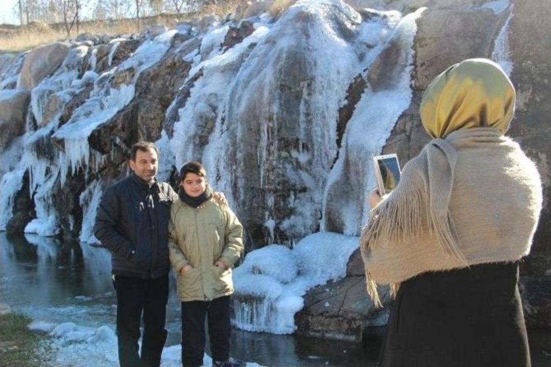 (&ouml;zel Haber) Şanlıurfa Aynı G&uuml;nde Hem Yazı Hem De Kışı Yaşıyor