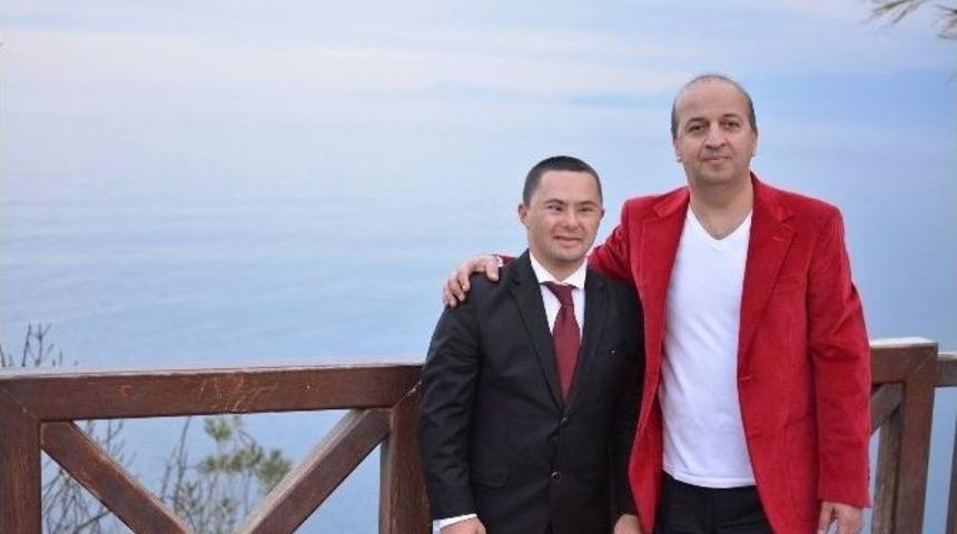 Hakkarili Sanat&ccedil;ı Klibinde Down Sendromlu &Ccedil;ocuğu Oynattı