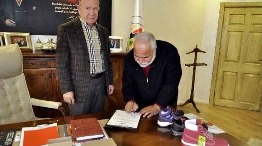 Nevşehir Ticaret Borsası Yetim &Ccedil;ocuklara Yardım Elini Uzattı