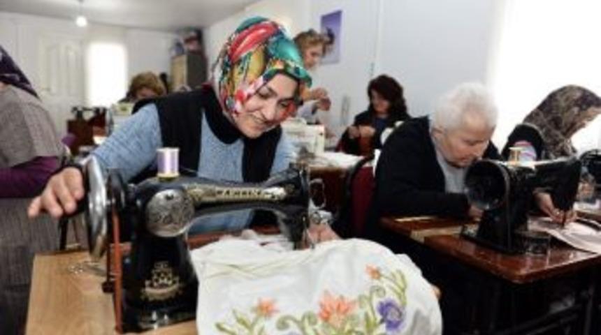 Kursiyerlerden Ev Ekonomisine Katkı