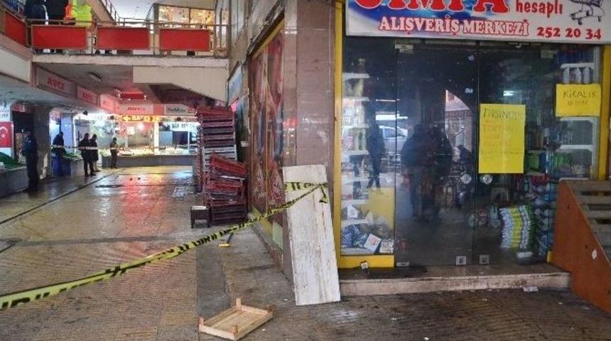 Esnaf Komşusunu Silahla Yaraladı