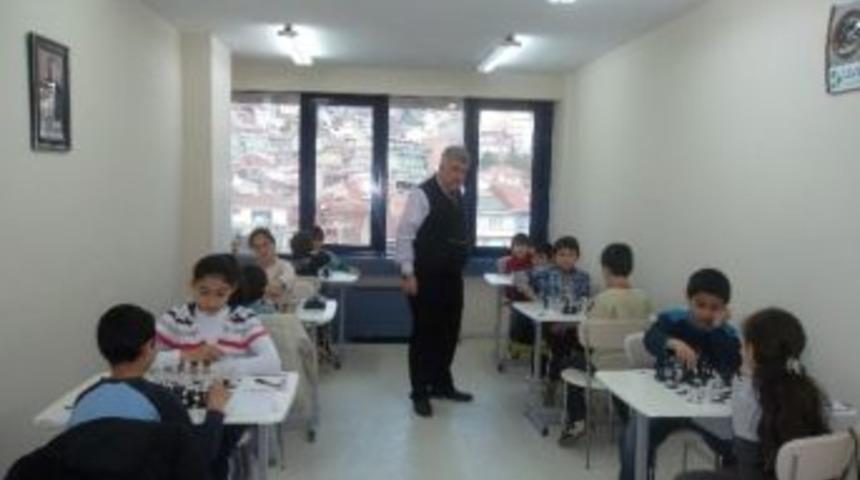 İzmit&rsquo;te Yaklaşık 8 Bin &Ccedil;ocuk Satran&ccedil; Eğitimi Aldı