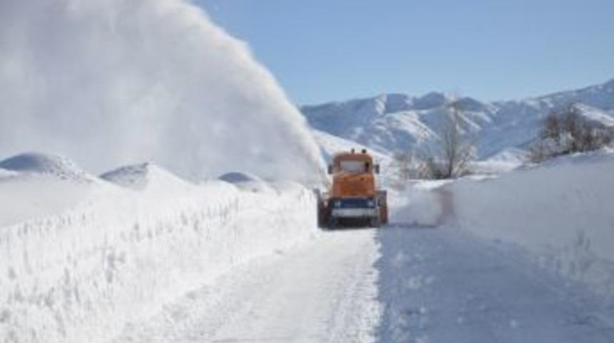 Tunceli&rsquo;de 40 K&ouml;y Yolu Ulaşıma Kapalı