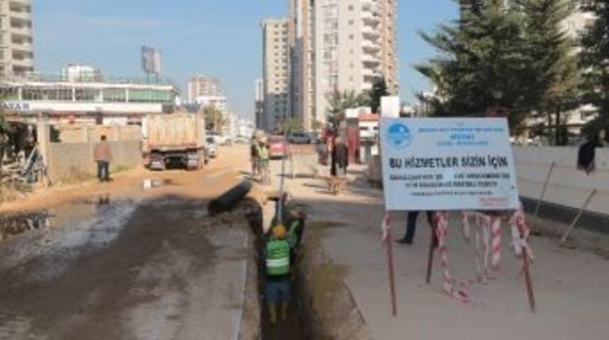 Mezitli&rsquo;de Kanalizasyon &Ccedil;alışmaları S&uuml;r&uuml;yor