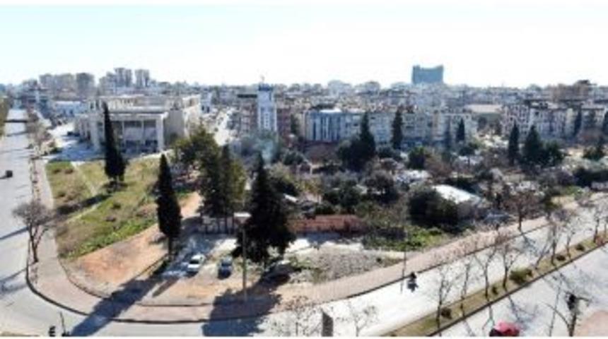 Muratpaşa&rsquo;ya Yakışmayan G&ouml;r&uuml;nt&uuml;ler Temizleniyor