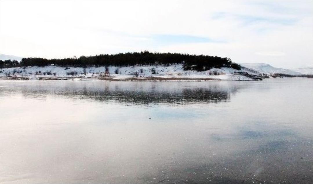 Cip Barajı Buz Tuttu