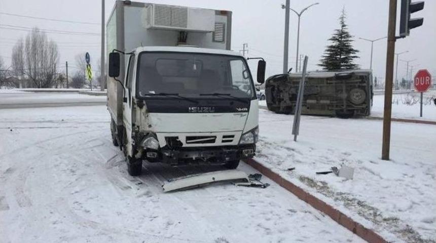 Tavşanlı&rsquo;da Buzlanma Nedeniyle Kaza Meydana Geldi