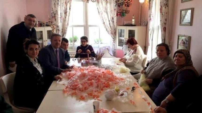 Vali Kahraman, İstanbul - Ey&uuml;p Belediyesi Şeker Hayat At&ouml;lyesini Ziyaret Etti