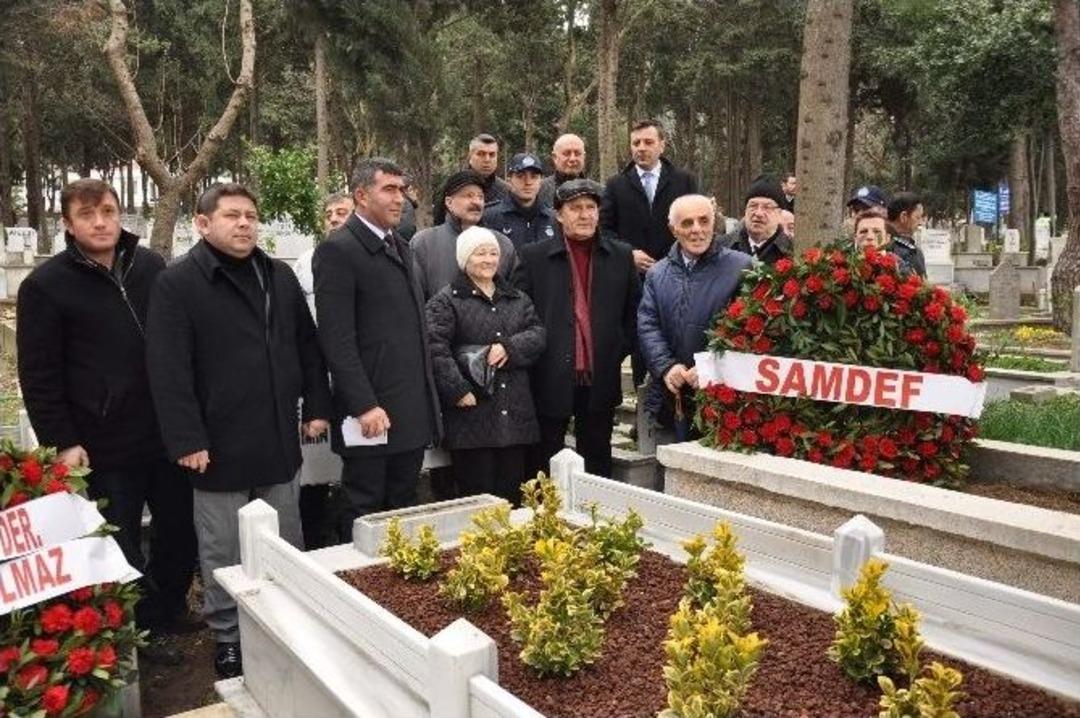 &Uuml;nl&uuml; Şair Neyzen Tevfik Mezarı Başında Anıldı