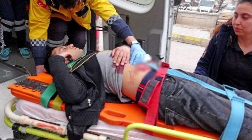 "o Biçimsin" Dedikleri İçin Kendini Bıçakladı