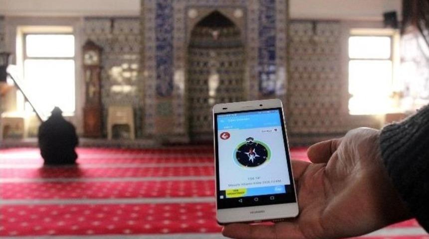 (&ouml;zel Haber) Vatandaş Camilerde Kıble &Ouml;l&ccedil;&uuml;m&uuml;ne Olumlu Bakıyor