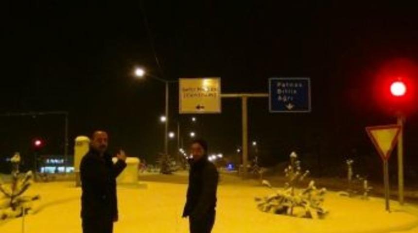 Erciş-ağrı Karayolu Yeniden Işıl Işıl