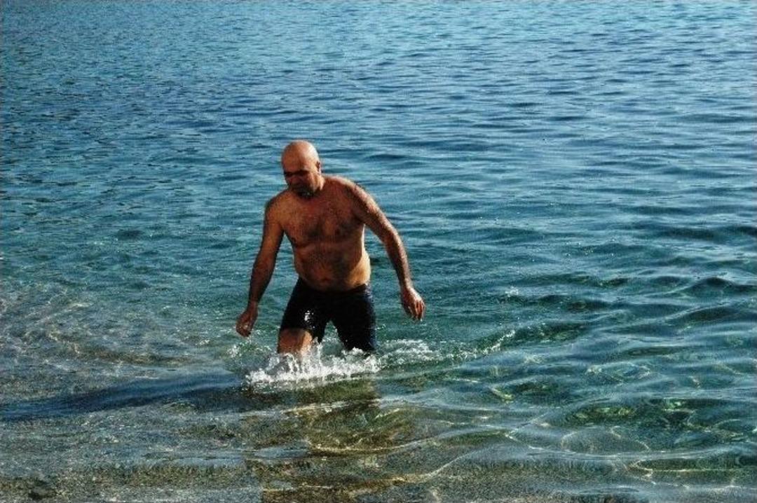 T&uuml;rkiye Donarken Bodrum&rsquo;da Denize Giriliyor