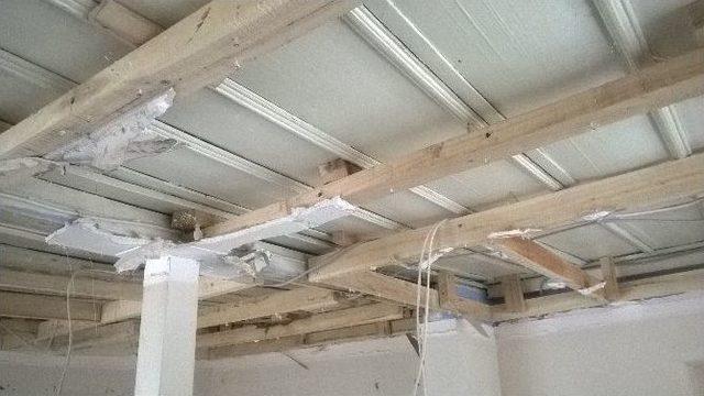 D&uuml;kkan Sahibine Kızan Berber İşyerini Dağıttı 1