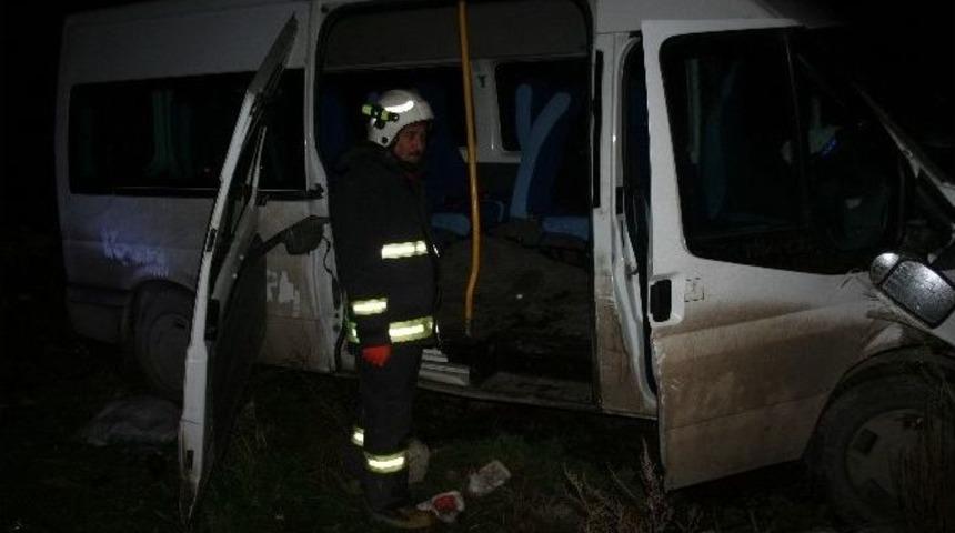 Bursa&rsquo;da Trafik Kazası: 3 Yaralı