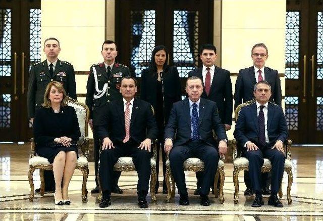 El Salvador Büyükelçisi Parada, Cumhurbaşkanı Erdoğan’a Güven Mektubunu Sundu