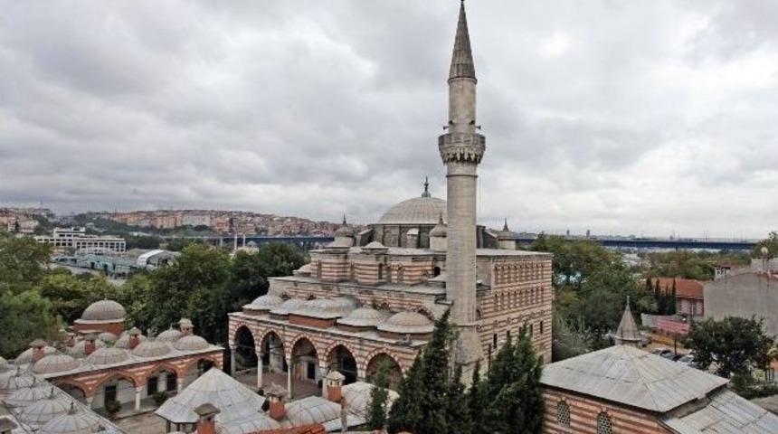 Zal Mahmut Paşa Camii Yapılan Restorasyonla &Ouml;d&uuml;le Layık G&ouml;r&uuml;ld&uuml;