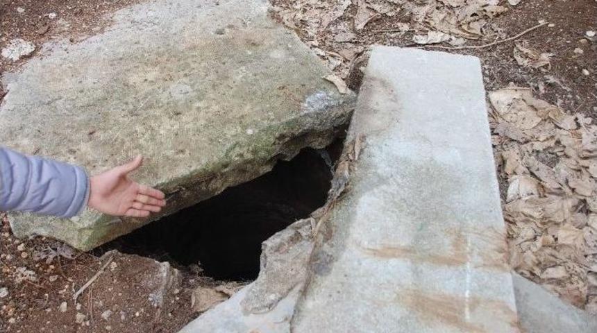 Mezarlıkta Bulunan Ağzı A&ccedil;ık Su Kuyusu Korkuttu